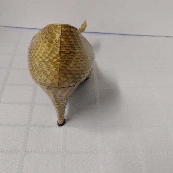 Vintage J Renee Champagne Snakeskin Floral Flower Rosette Pumps 8M Heels! - Picture 7 of 16